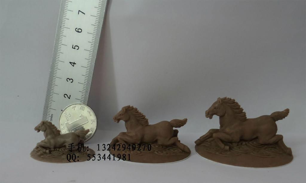 Clay carving hand plate clay carving hand plate small animal jewelry doll horse