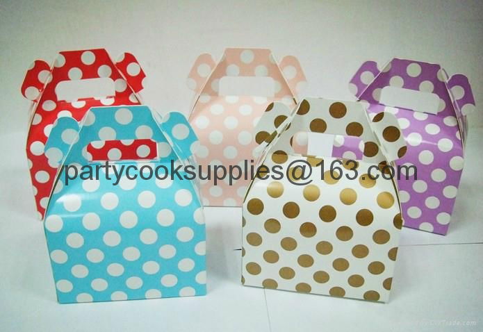 gable box Gift Boxes Packaged Boxes with Handle  2