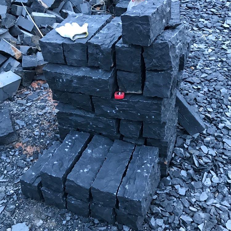 natural split black basalt stone palisade