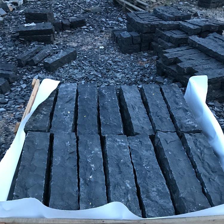 natural split black basalt stone palisade 3