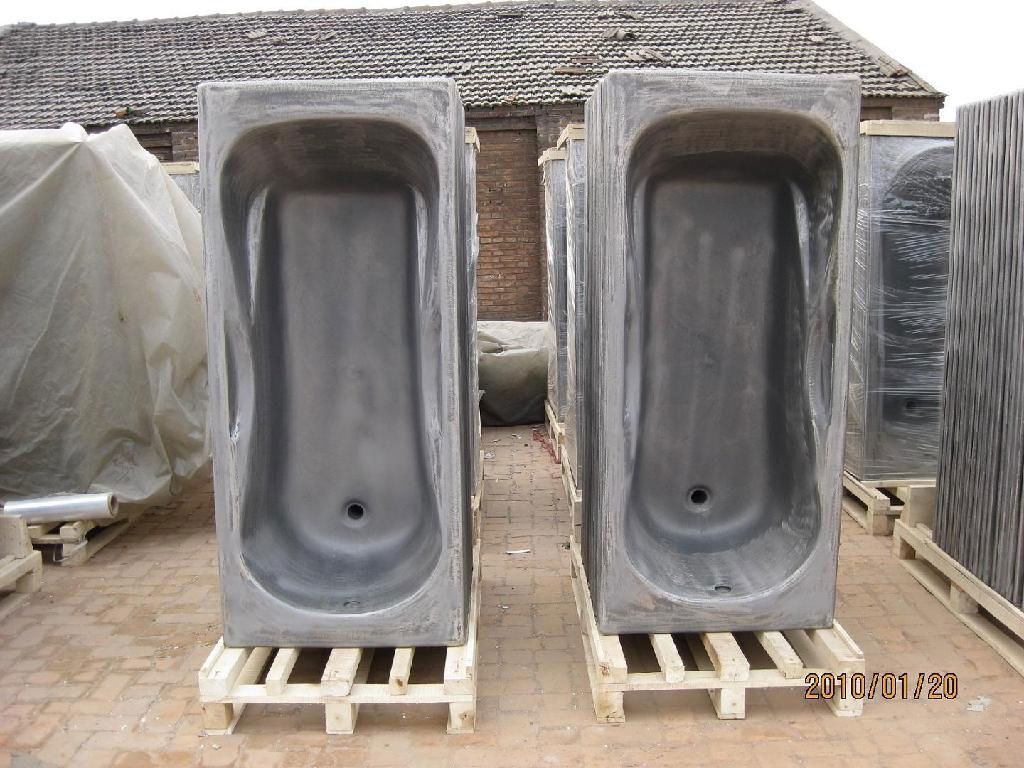 Rough model of cast iron bathtub