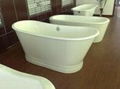 Free-standing classical cast iron enamel bathtubs