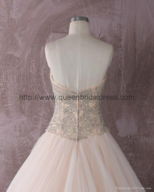 Luxurious strapless  sweetheat A-line wedding dress 3