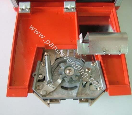 TR325 - 25" Classical Toy Capsule Machine  5