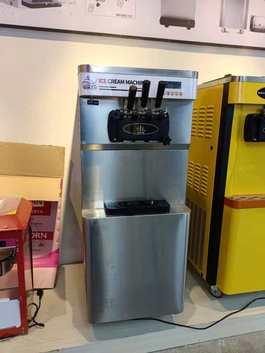 2021 Hot Sell Floor Type Three Flavors Soft Ice Cream Machine (ICM-6628F) 2