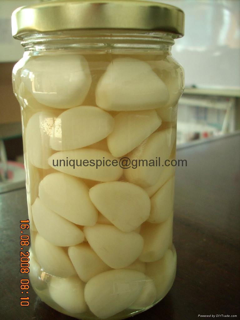 Peeled Garlic In Glass Jar (Click for Large Photo) 