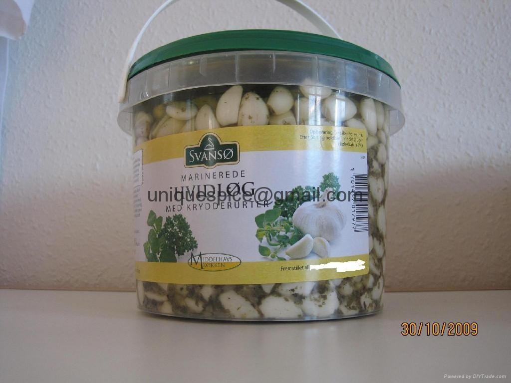 Peeled Garlic In Glass Jar (Click for Large Photo)
