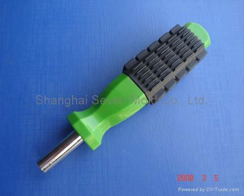spanner-plastic injection molding wrench with iron insert