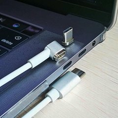 MacBook Pro magnetic cable