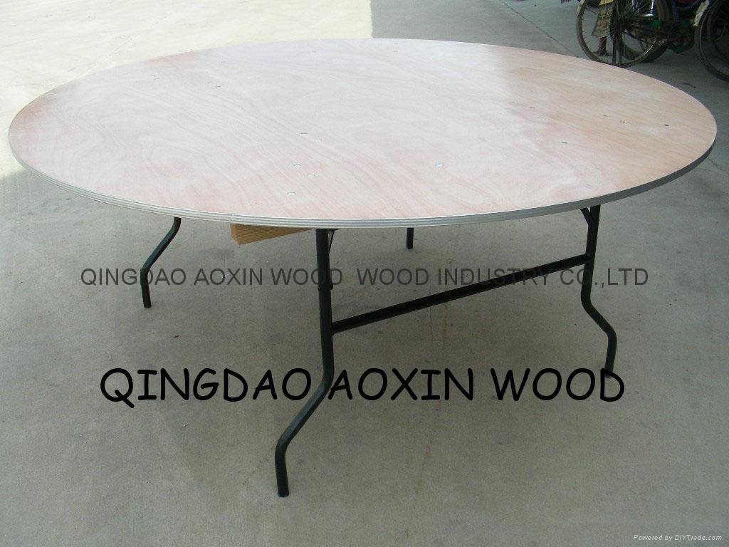 72" Round Table With Aluminium Edge