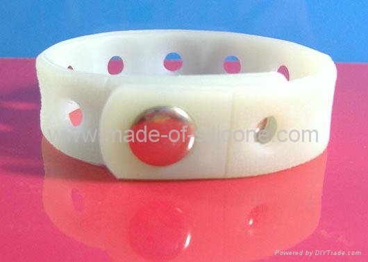 Silicone Wristbands With Holes 2