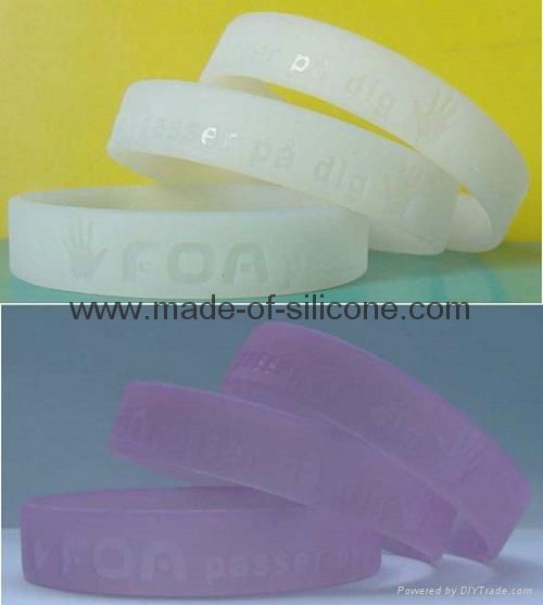 12mm Ultraviolet Ray Sensor Color Filled Silicone Wristbands 3