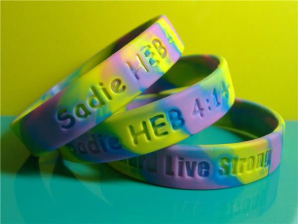 12mm  Ink  Filled Rainbow Silicone Wristbands 2