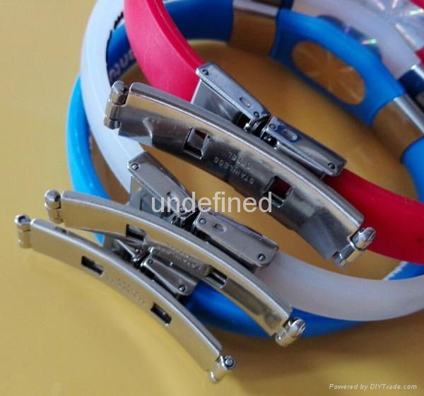 FBM007 Silicone Wristbands with metal clips 2