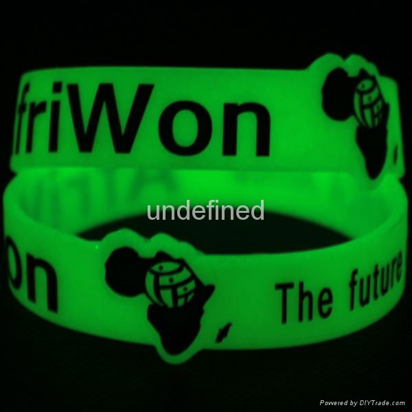 Custom shape  silicone wristbands 3