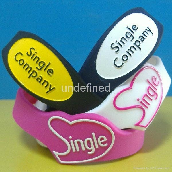 Custom shape  silicone wristbands 4