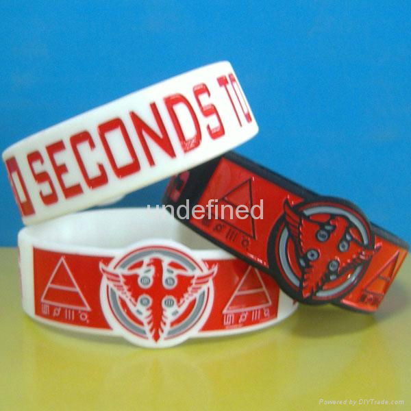 Custom shape  silicone wristbands 5