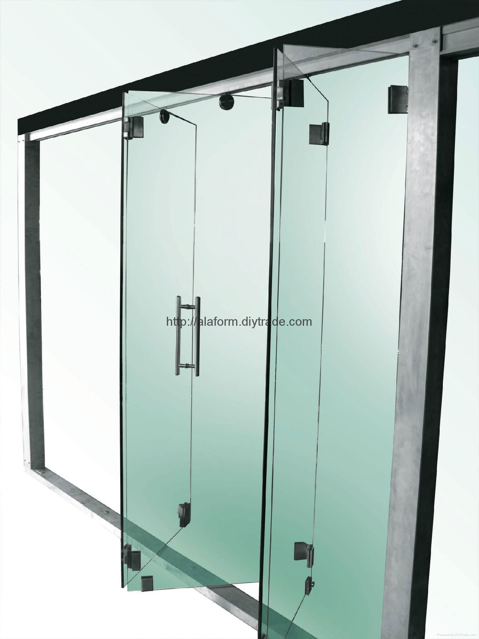 Frameless  Glasss  Bifolding  Door  Systems 5