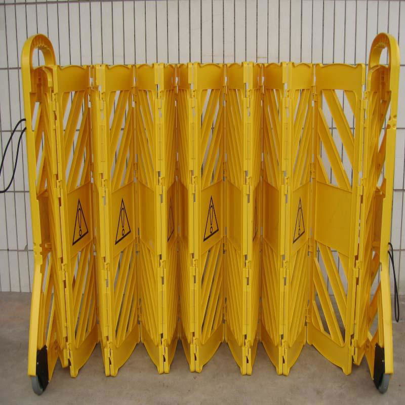 Safety Barrier and expandable safety barriers 4