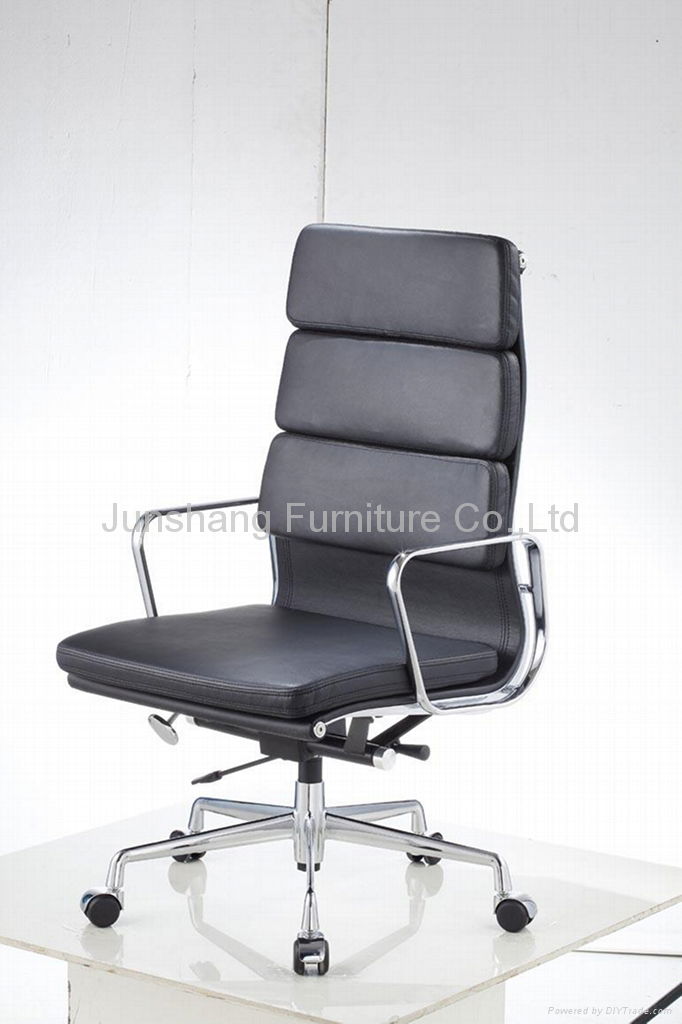 eames Soft Pad swivel management chair  2