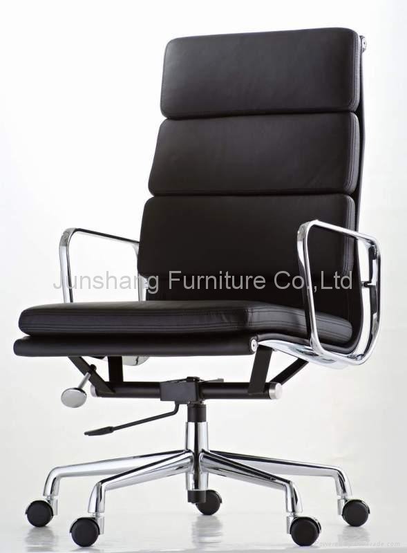 eames Soft Pad swivel management chair  3