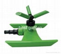 THREE-ARM ROTATING SPRINKLER W/H-SHAPE BASE 