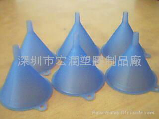 China plastic funnel 2