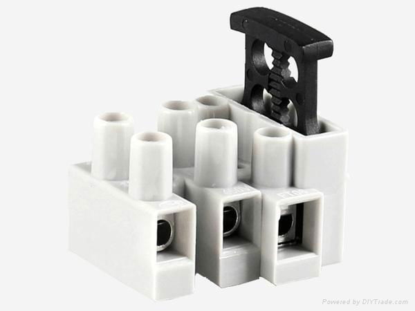 Fuse Terminal Blocks with Fuse Holder 3