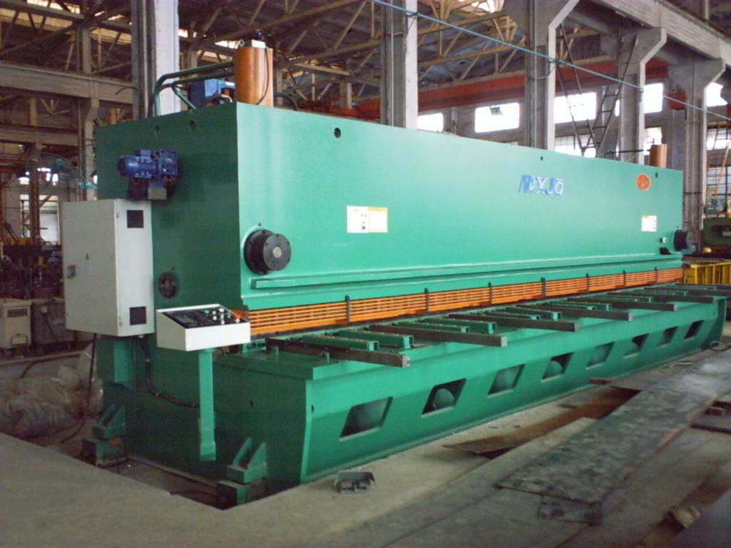 NC front feed hydraulic shear 3