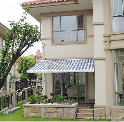 Retractable awning and tente