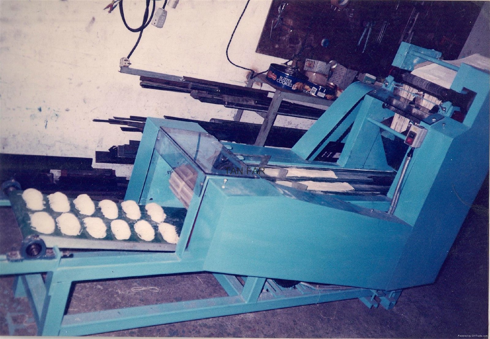 Hong kong style auto rolling collect noodle machine 2