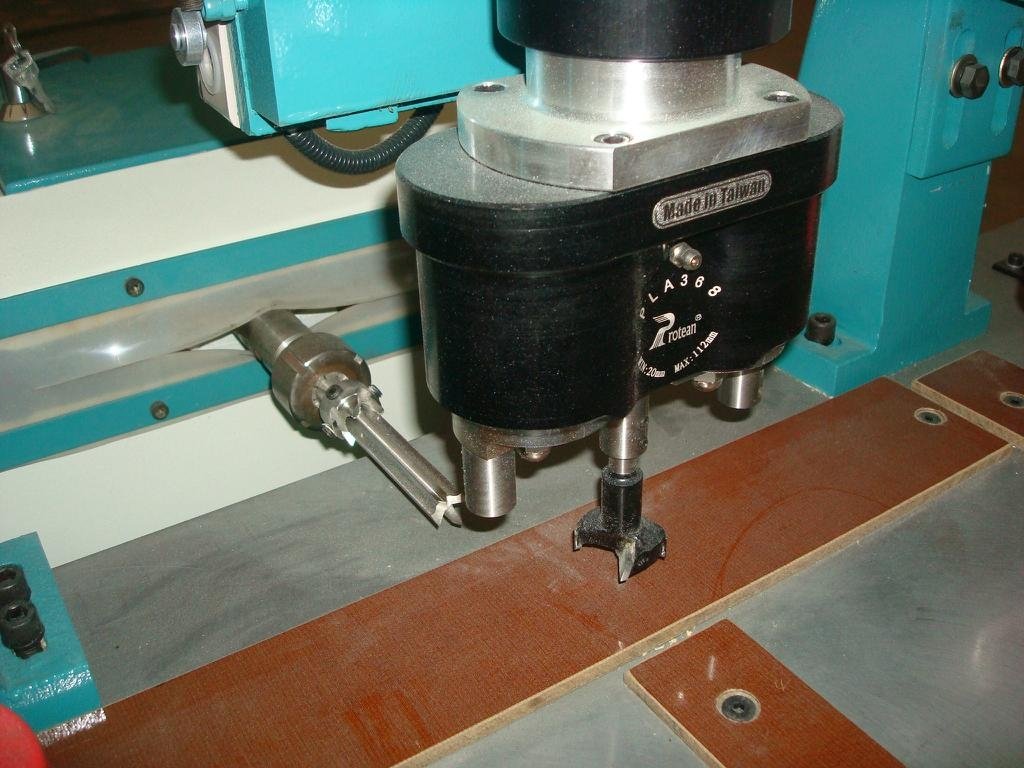 Automatic Gate Lock Slotter Machine with single head, SH220  3