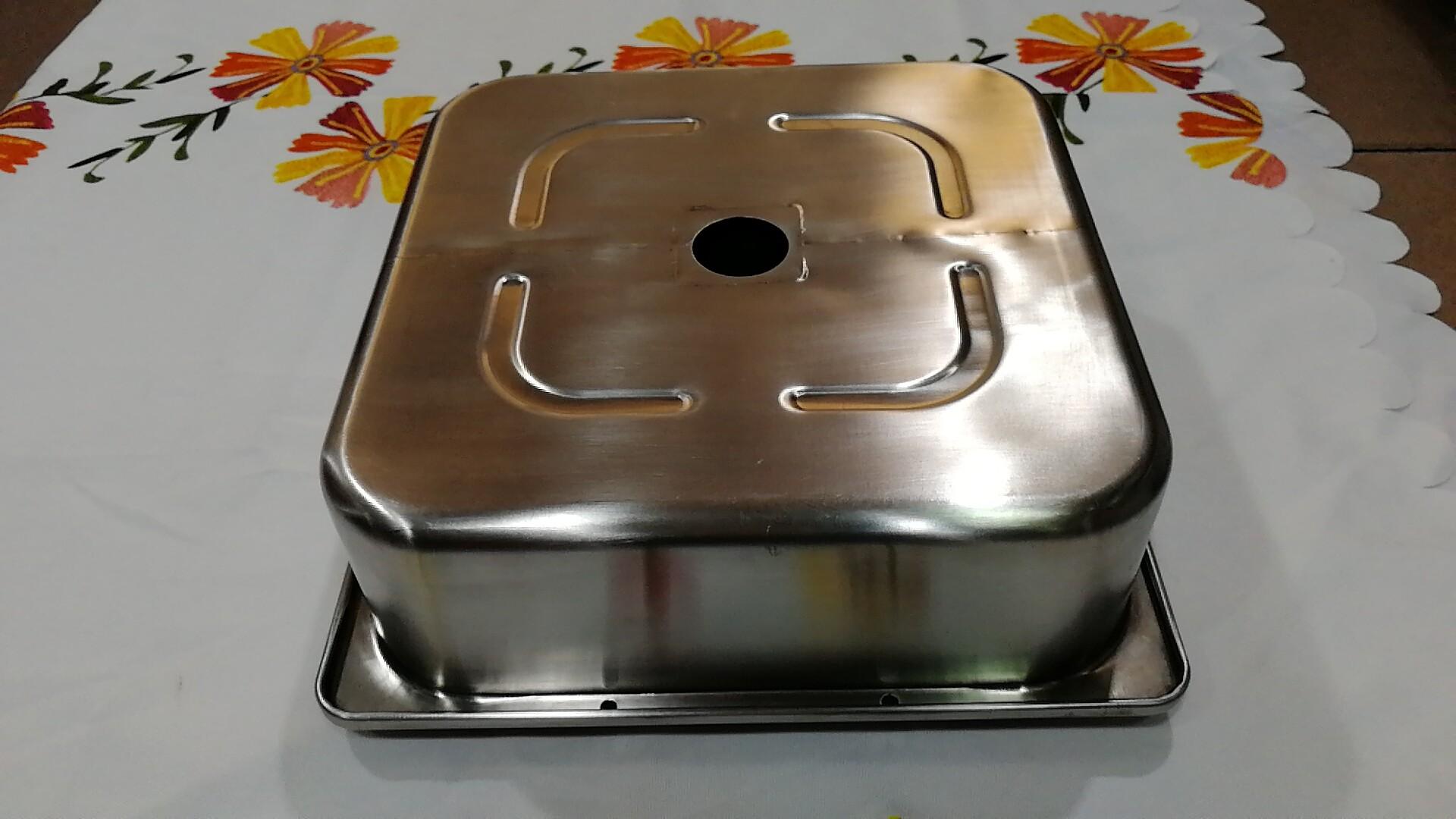 Cookerware s/s Pan with Center Column & Divider into 2 Grids Available