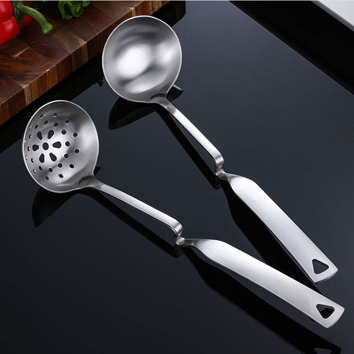 Slotted spoon Oil Filter ladle Oil Separator Spoon for hotel canteen etc. use 2