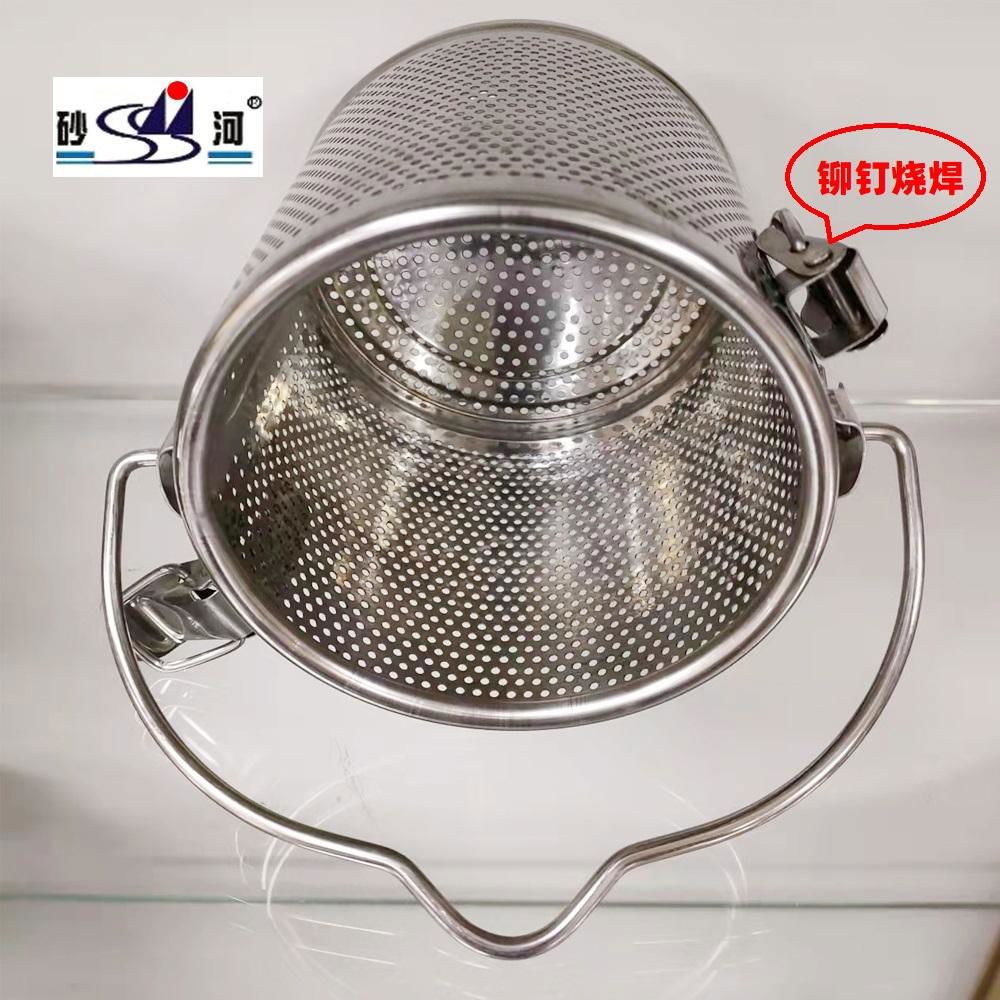 factory direct sales stainless steel perforated soup spice basket Housewear  4