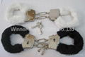 85G METAL HANDCUFF WITH COLOR FUR 3