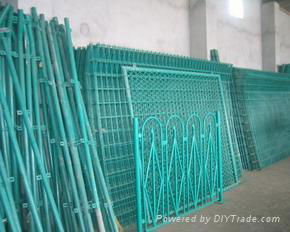 Chain Link Fence or Fence Netting  4