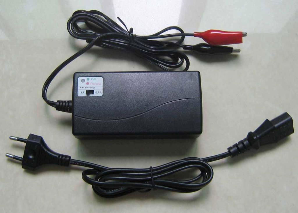 NiMH/NiCd battery pack Charger