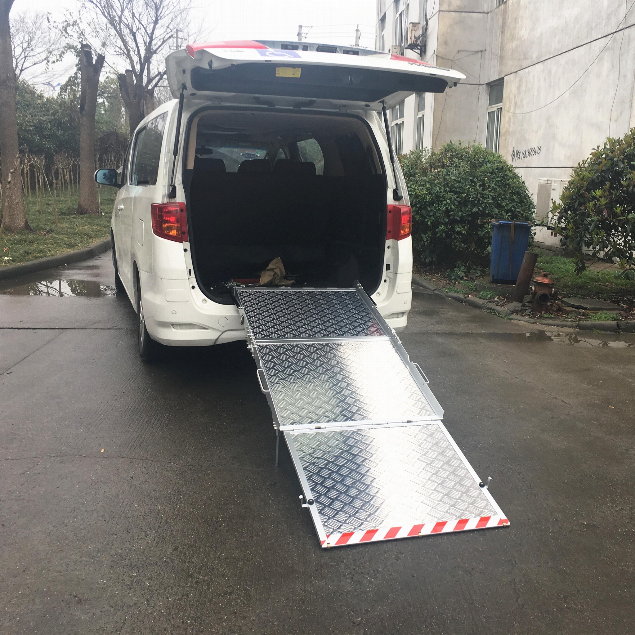 面包车后门专用残疾人轮椅手动上车斜坡导板