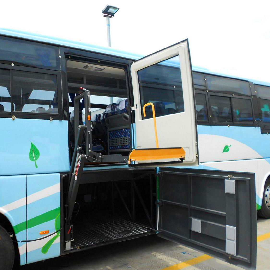 CE certified Hydraulic Wheelchair Lifts for Tourist Bus and Coach 2