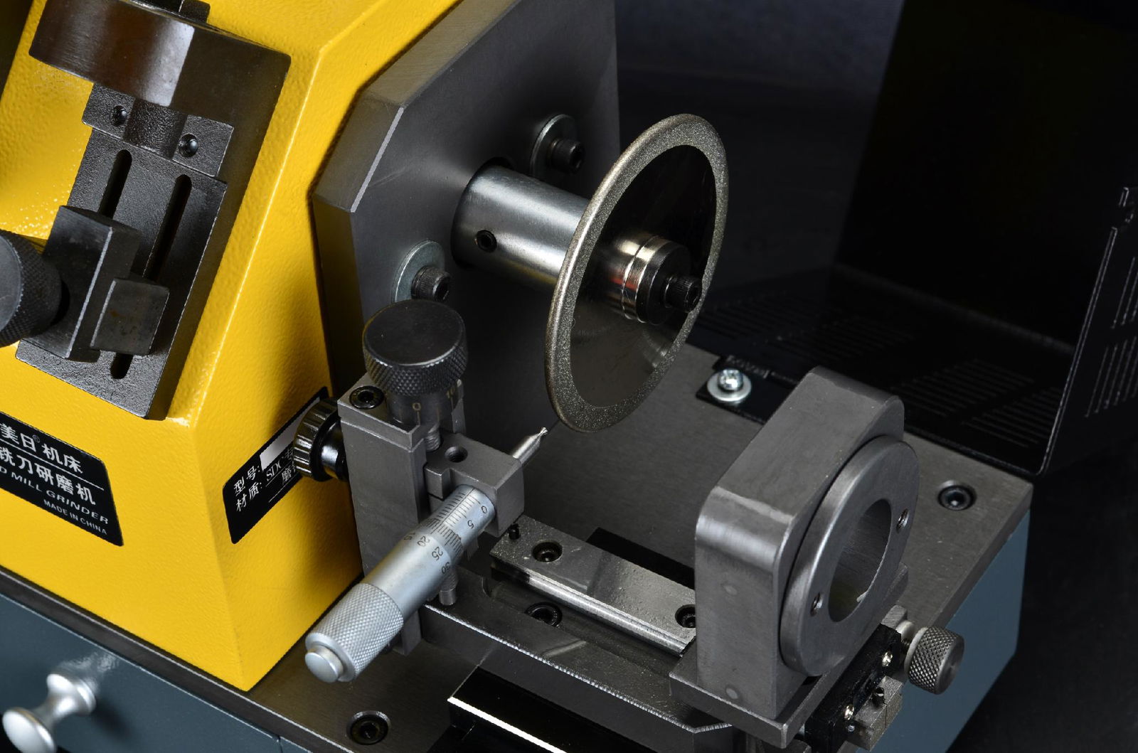 Milling cutter screw grinding machine 2