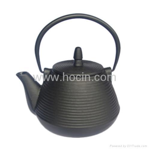 1 Liter cast iron teapot with pleasing circular pattern