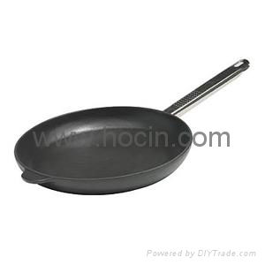 Cast iron frying pan