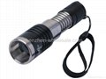 TrustFire Z8 Zoomable CREE XM-L T6 LED 3-Mode 600-Lumens Stainless Steel Torch