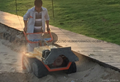 意大利PFG巴拉酷達小型自行進手扶履帶式沙灘清潔機 4