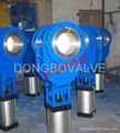 Pneumatic ceramic double ram discharging valve