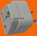 2 Flat Pin Plug to Universal Socket 1