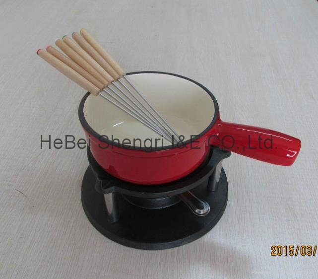 cast iron fondue pot 5