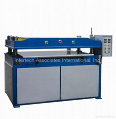 Four-pillared smooth hydraulic pressure powered cutting machine