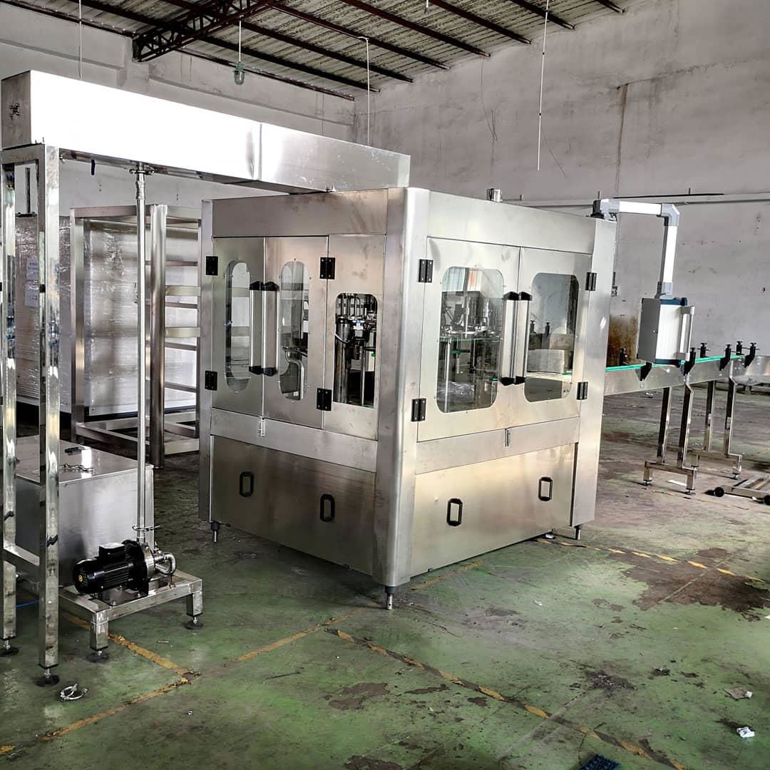 2500-3000 BPH Liquid Filling Machine 4